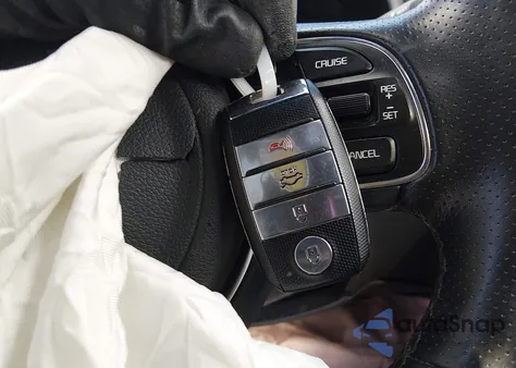 2018 Kia Optima Sx Turbo z USA, uszkodzony, nr VIN 5XXGV4L25JG202482